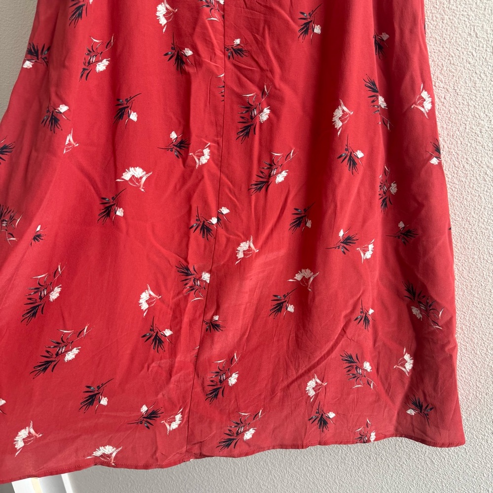 Amour Vert Ginger Waterlily Floral Open Back Dress Red 100% Silk Button Front - Picture 6 of 9